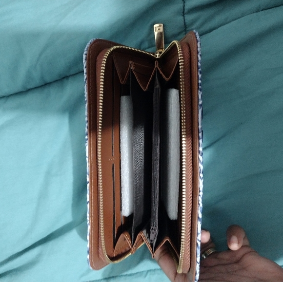 Zip Around Wallet - Picture 3 of 3